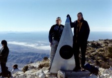 Amerikanische Gipfelkreuze sehen halt anders aus.